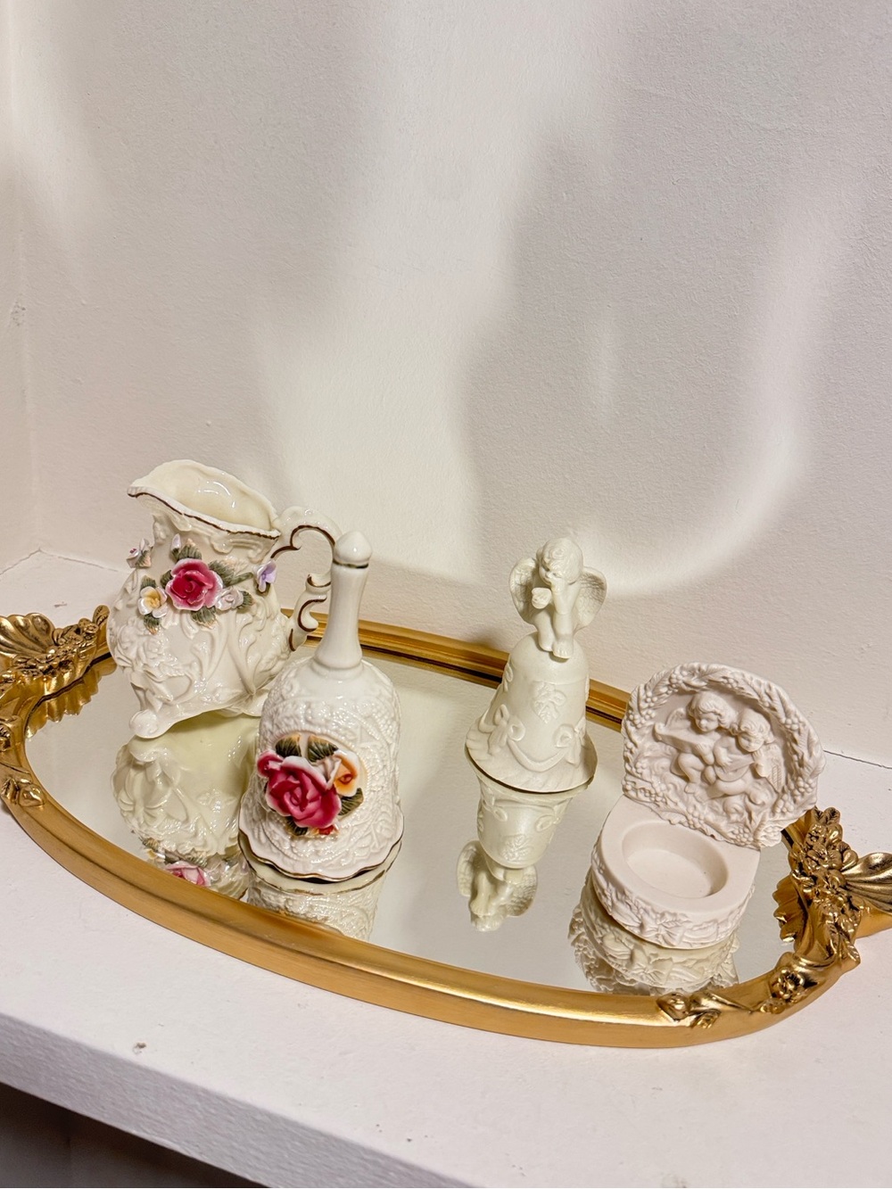 Lot of Vintage Decorative Pieces